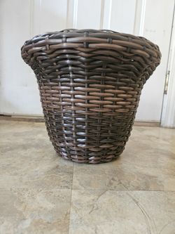 Flower pot