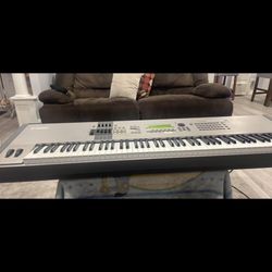 Yamaha Motif 8 Piano