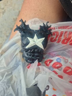 Shield Only Spider-Man Maximum Venom Titan Hero Venomized Captain America (100.0% Original)