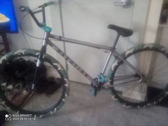 2022 CULT Devotion 29" BMX