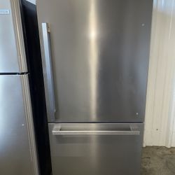 NÉW REFRIGERATOR 