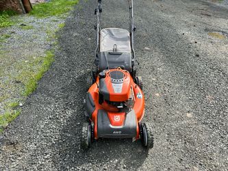 Husqvarna 22" All-Wheel Drive (AWD) Mower - Briggs 725ex