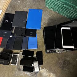 Laptops iPads iPhones iPods Tablets Lot of 31 items