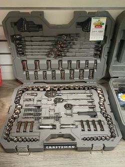 Craftsman Mechanics Tool Set in Case