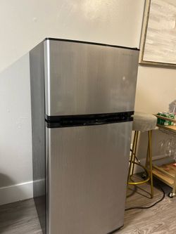 Mini Fridge/Freezer