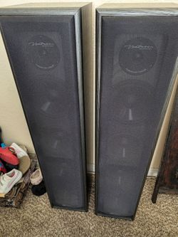 Bic Venturi speaker set. located in WASCO