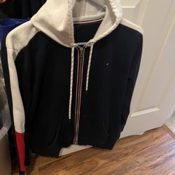 Tommy. Hoodie Large Women Pick Up In Perris 