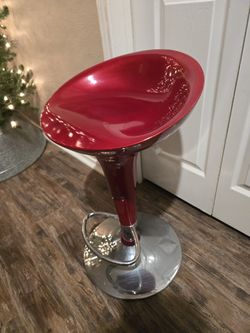 Single Stool Bar Stool