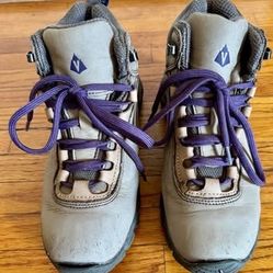 Vasque 7419 Women's Sz 7M Waterproof Hiking Boots