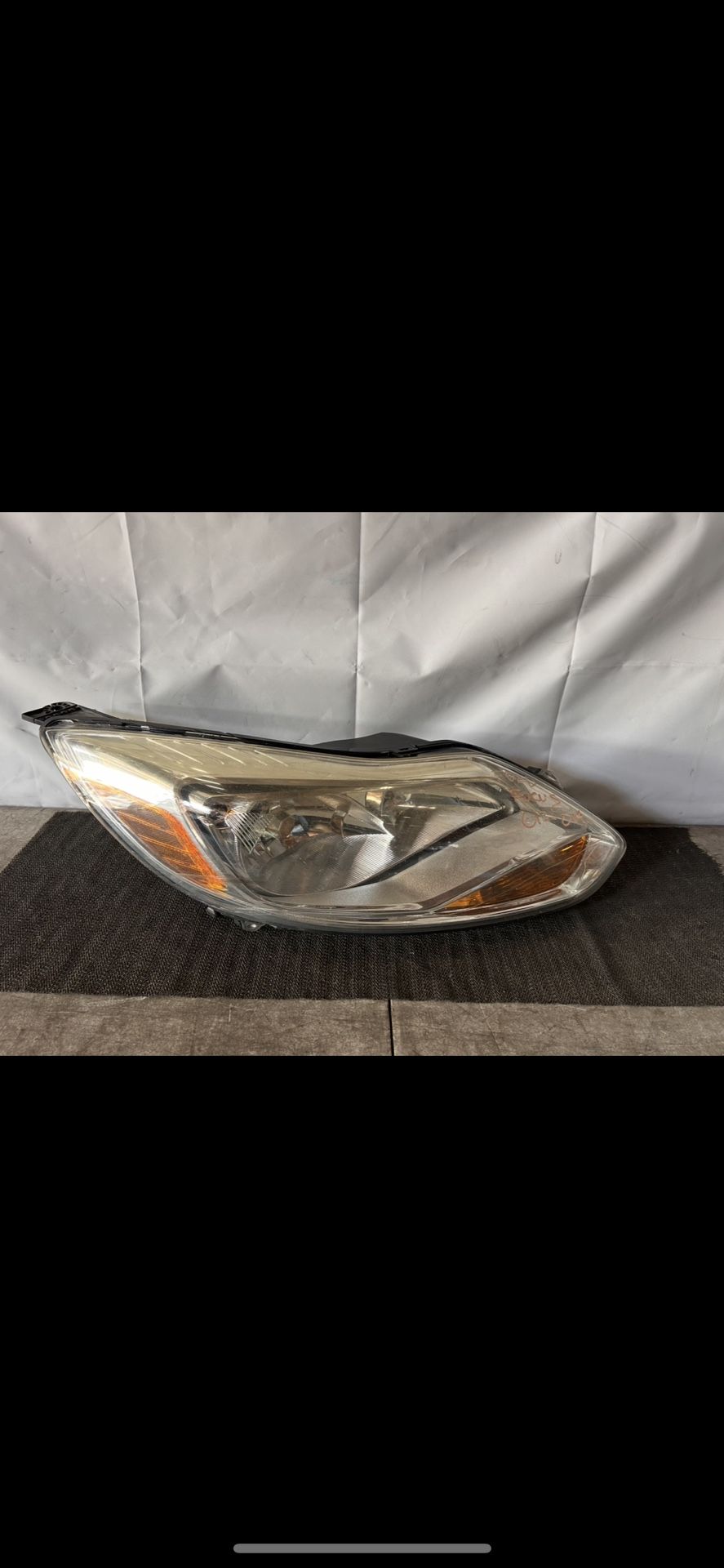 2012 2013 2014 FORD FOCUS HEADLIGHT HALOGEN RIGHT SIDE OEM