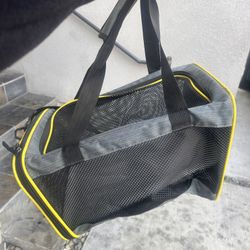 Pet Travel Carrier For Sale 