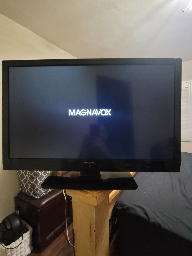 Magnovox 32 Inch TV