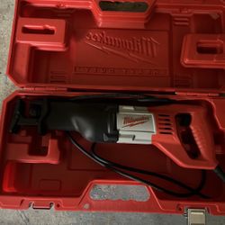 Milwaukee 12 Amp Sawzall With Case