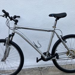 Specialized. Hrxc. Mountain Bike  21 Inch Frame