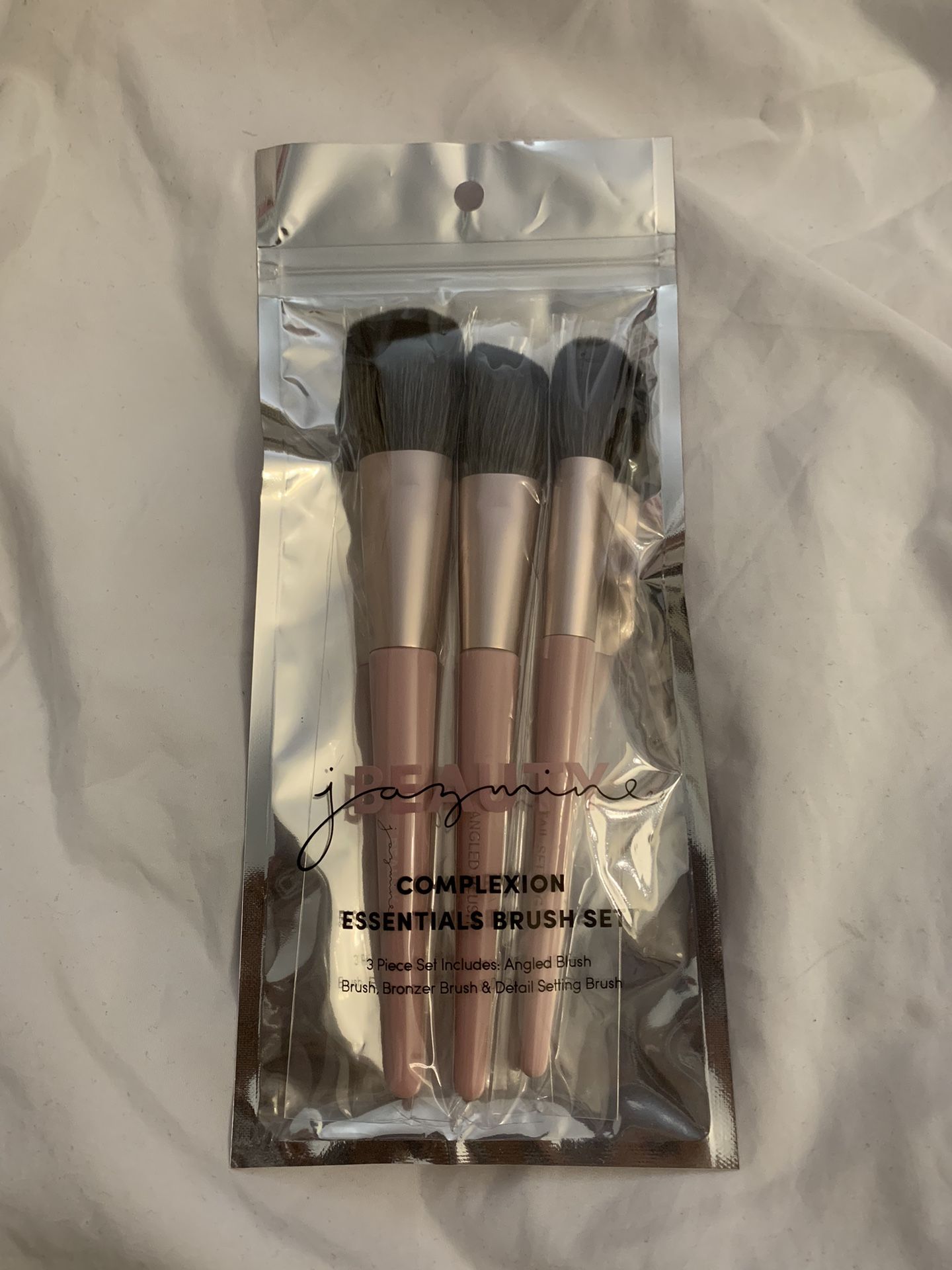 MAKEUP BRUSHES