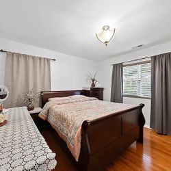 Queen Bedroom Set