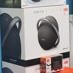 Harmon Kardon Onyx Studio 7 Bluetooth Speaker Brand New - $1 DOWN TODAY, NO CREDIT NEEDED