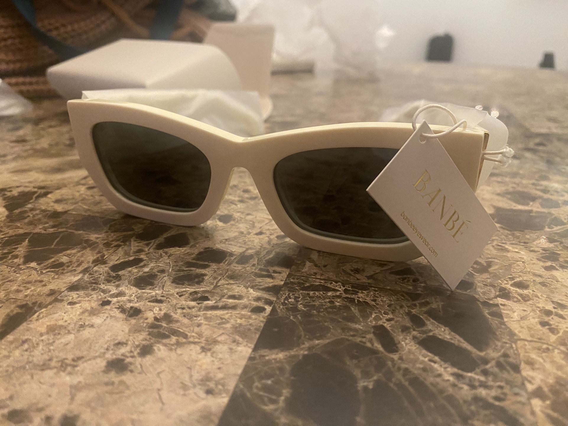 Banbe Sunglasses -Brand New!