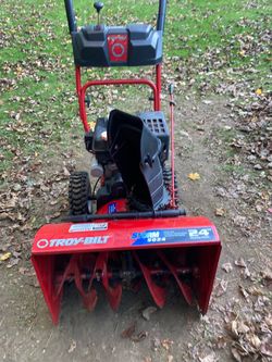 Troy- Bilt Two Stage Snoeblower