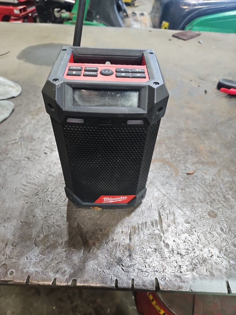 Milwaukee M12 Bluetooth Speakers