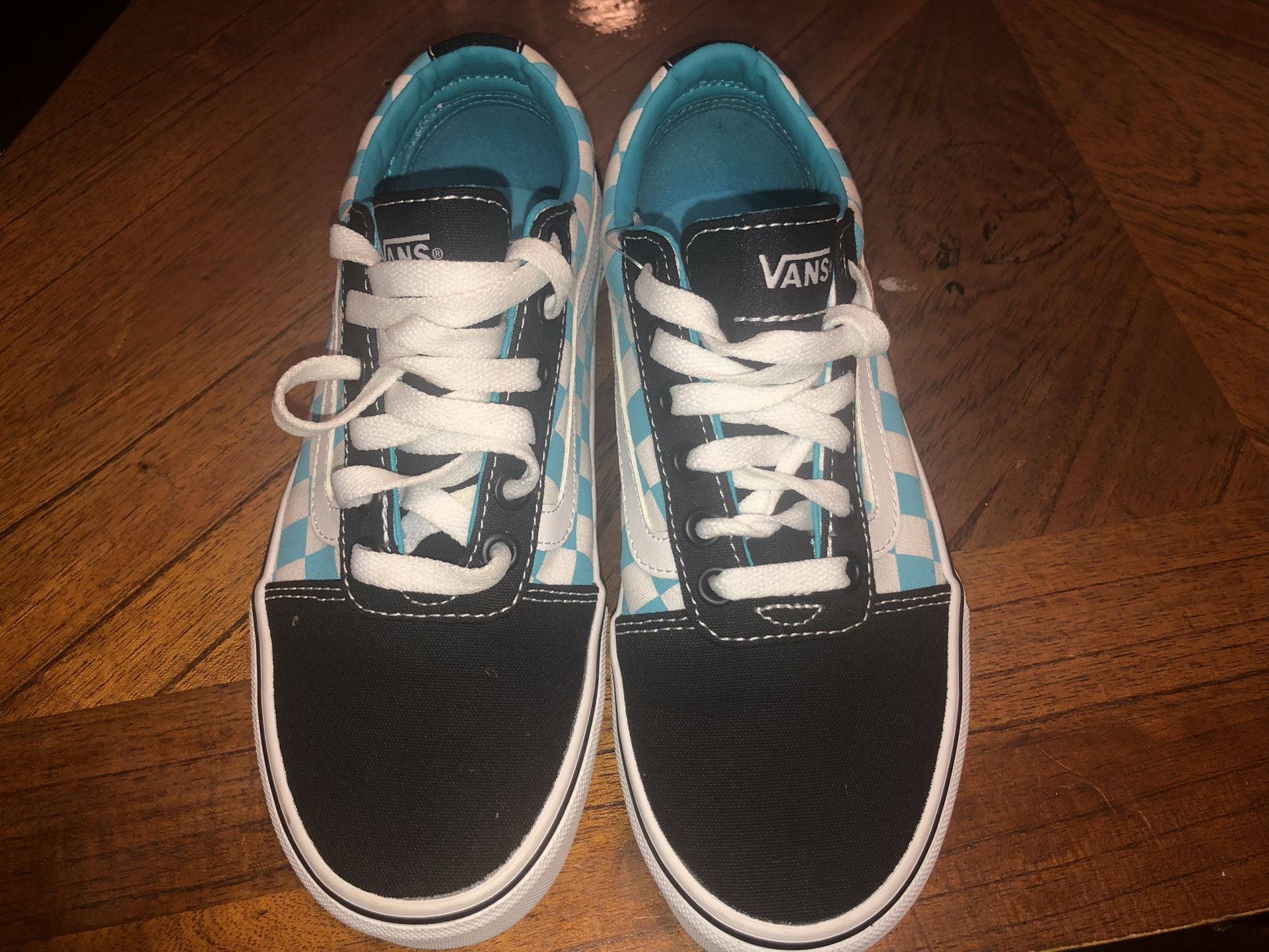 Vans Size 6 Brand New