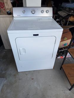 Maytag Commercial Technology 7.0 Cu. Ft. GAS Dryer – Works Great!