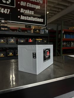trucking batteries/ batteria de camion