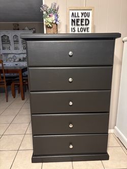 SOLID WOOD DRESSER