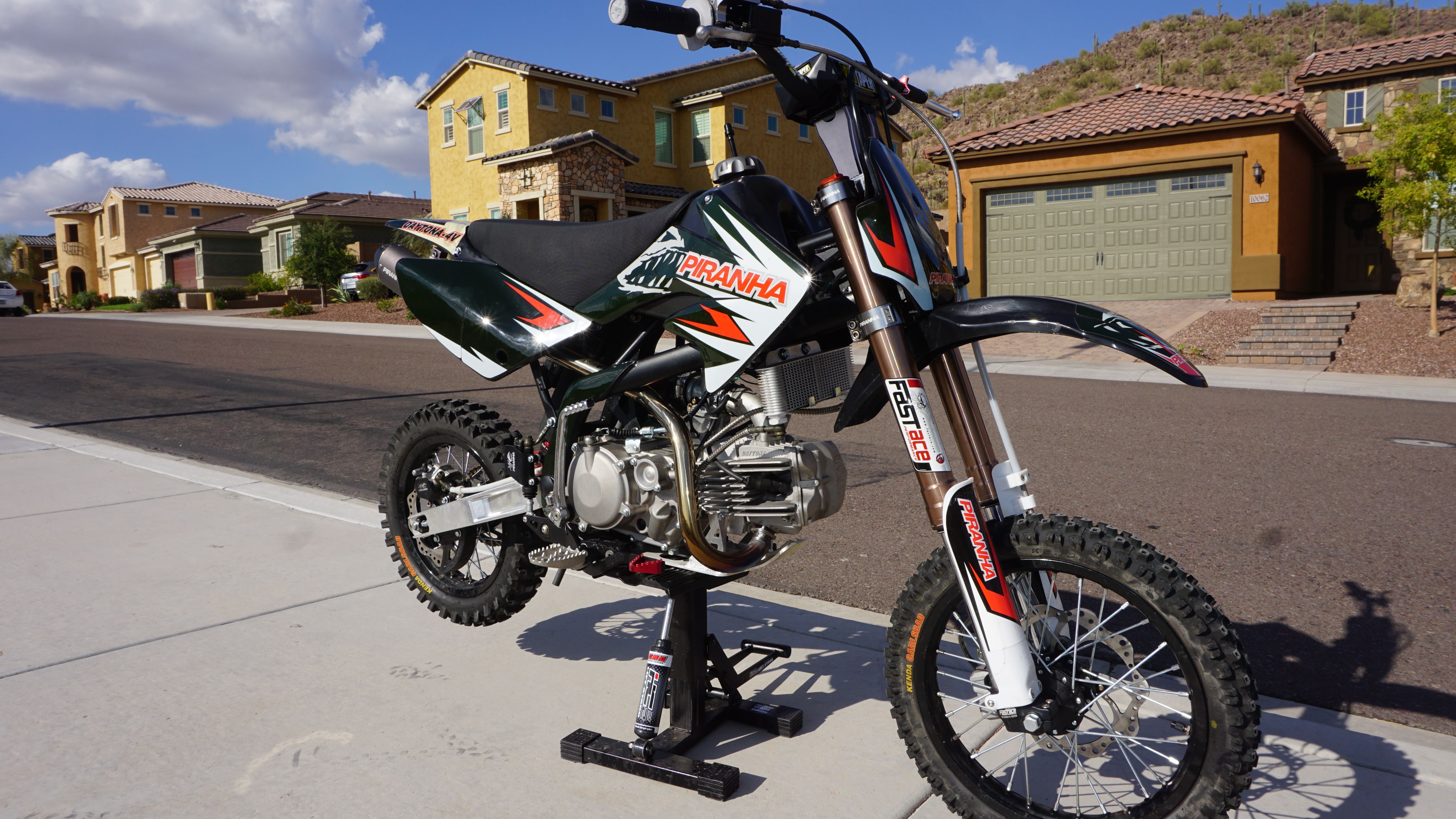Piranha Daytona 190 4V pit bike