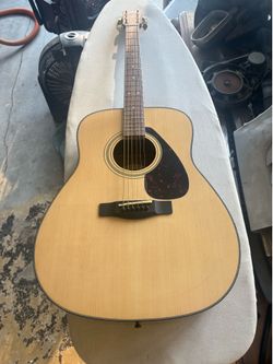 F335 Yamaha Guitar