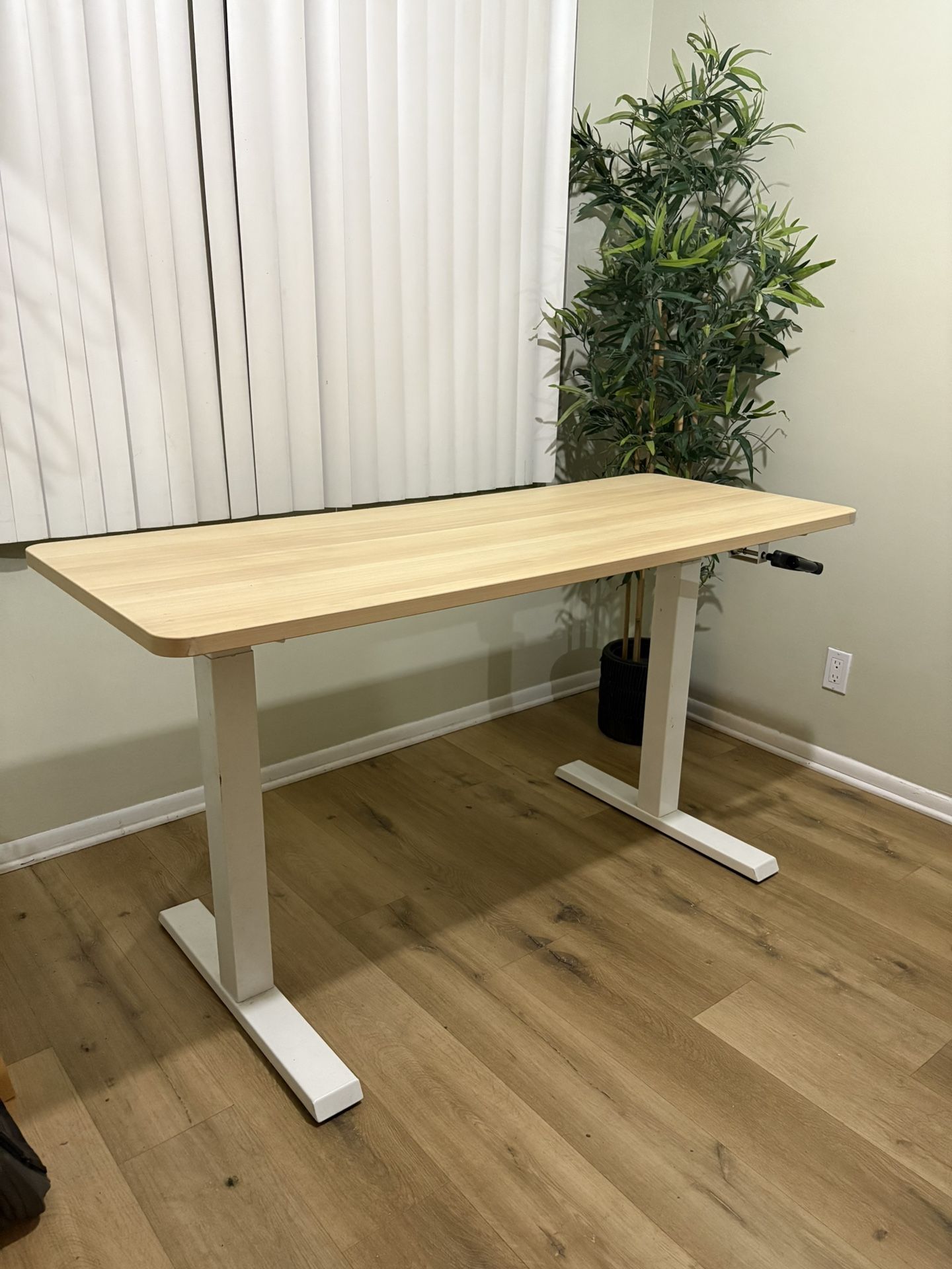 Desk / Table