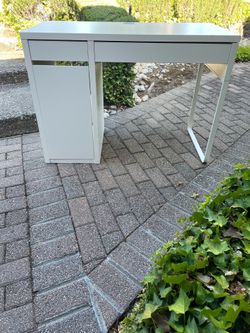 Free used desk