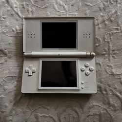 White DS Lite