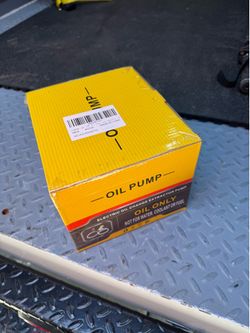 Battery operated oil pump