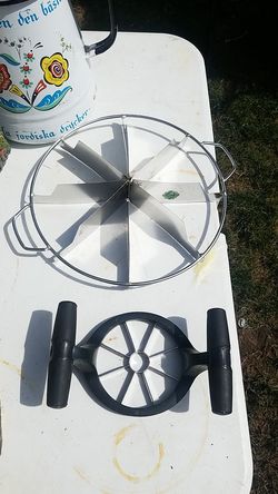 Professional Cutters for cakes are apples one large one small