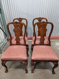 Set of Six Traditional Thomasville Carved Wood Dining Chairs