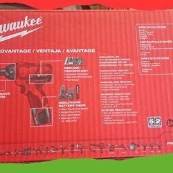 Milwaukee
M12 12V Lithium-Ion Cordless 1/4 in. Hex Screwdriver Kit with Two 1.5Ah Batteries, Charger, and Tool Bag