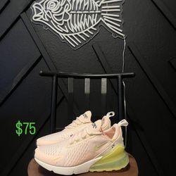 Women’s 8 Nike 270