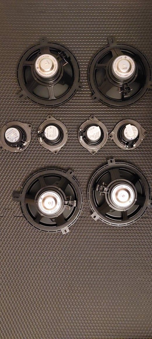 OEM Jeep Wrangler Speakers (2018) – Full Set – Great Condition