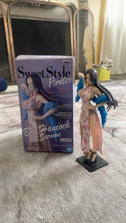 Boa Hancock figurine one piece