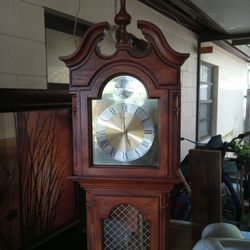 Wooden Old Fashion Clock