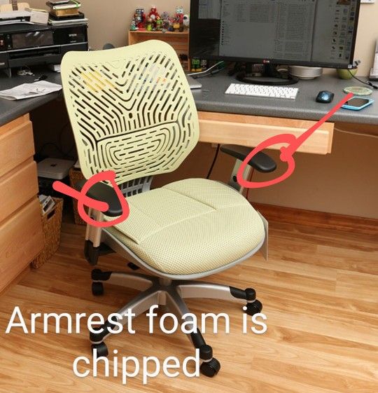 $65 Each SPACE Seating REVV Self Adjusting SpaceFlex Kiwi Backrest Support and Padded Kiwi Mesh Seat with Adjustable Arms and Platinum Finish Base