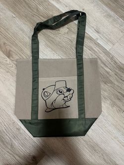 Buc-ees tote
