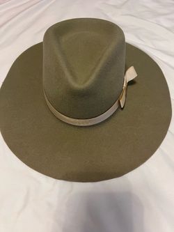 Women’s twister, cowboy hat
