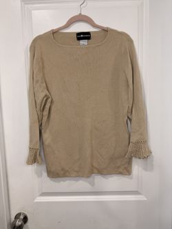 Women’s Beige Sag Harbor Crew Neck Sweater With Crochet Sleeves Size XL