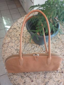 Guia's Genuine Leather Purse made in Italy, 14 W x 7L x 3 D, $45.00
