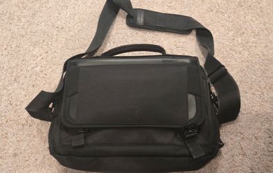 PRO 13" Slim Messenger