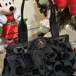 Coach Garnet Signature C Canvas Gathered Black Magic Bag Tote/Shoulder Bag