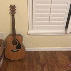 Yamaha Acoustic Guitar (perfect Condition)
