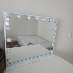 Makeup Hollywood Vanity Mirror Wide 19"  X 23"